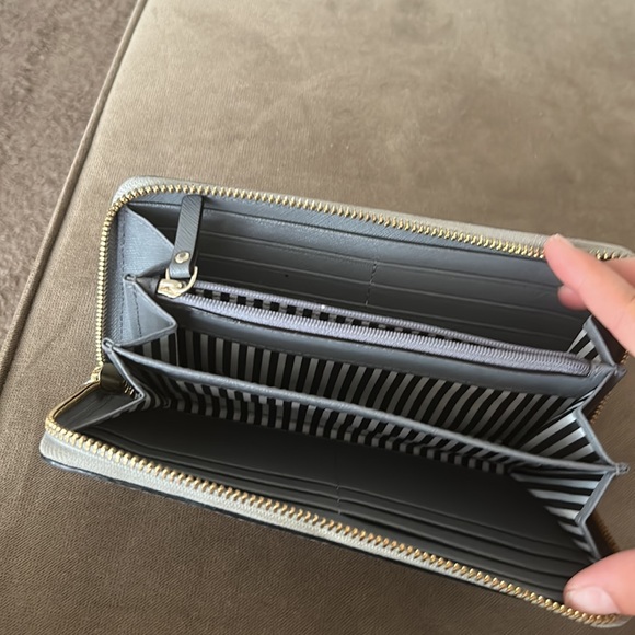 Kate Spade Wallet - Picture 5 of 8